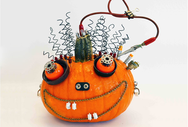 Halloween no-carve junk-o-lantern pumpkins by Small Hands Big Art