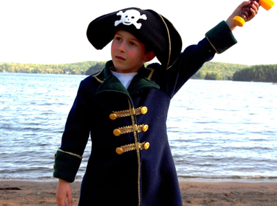 Pirate captain Halloween costume by Polar Costume Polaire