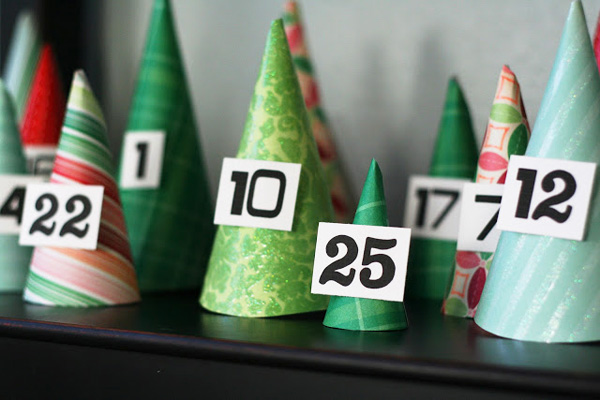 Homemade Christmas advent calendar by Eighteen25