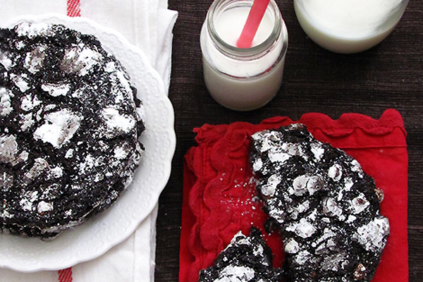 Christmas chocolate peppermint crinkle cookies by Bakers Royale