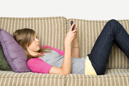 Keeping an eye on your teen's cell phone use
