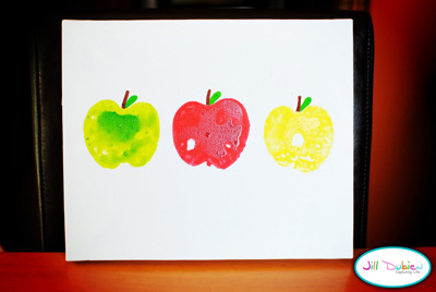 Apple stamping by Meet the Dubiens