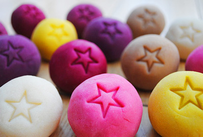 Homemade all-natural play dough by Mini-Eco
