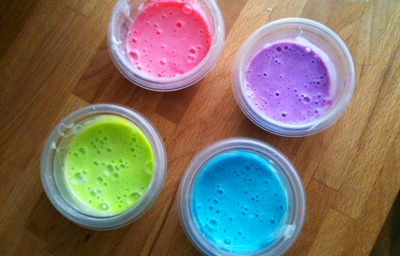 Homemade bath paint for kids by Oodlekadoodle Primitives