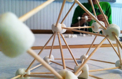 Marshmallow and toothpick building for kids by Mamascout
