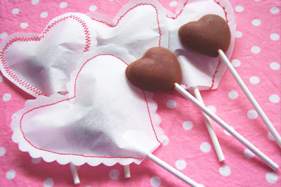 Valentine's Day chocolate lollipops by Sewtakeahike