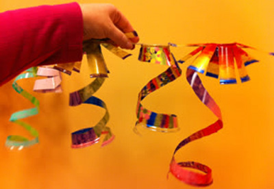 Chihuly-inspired craft for kids by Laugh, Paint, Create! 