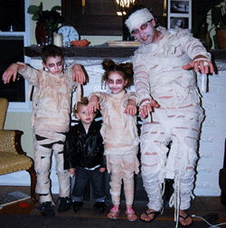Mummy Halloween costumes for the whole family