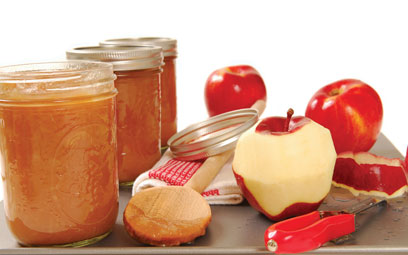 Making homemade applesauce with your kids