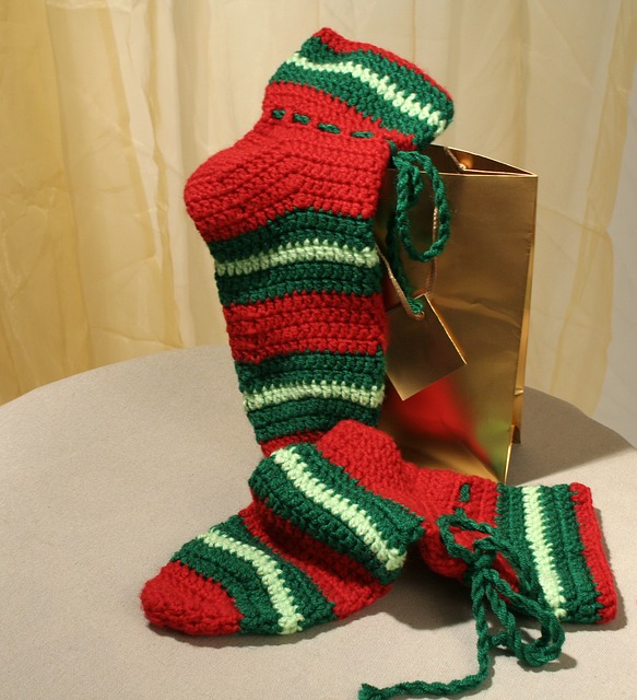 holiday knit stockings