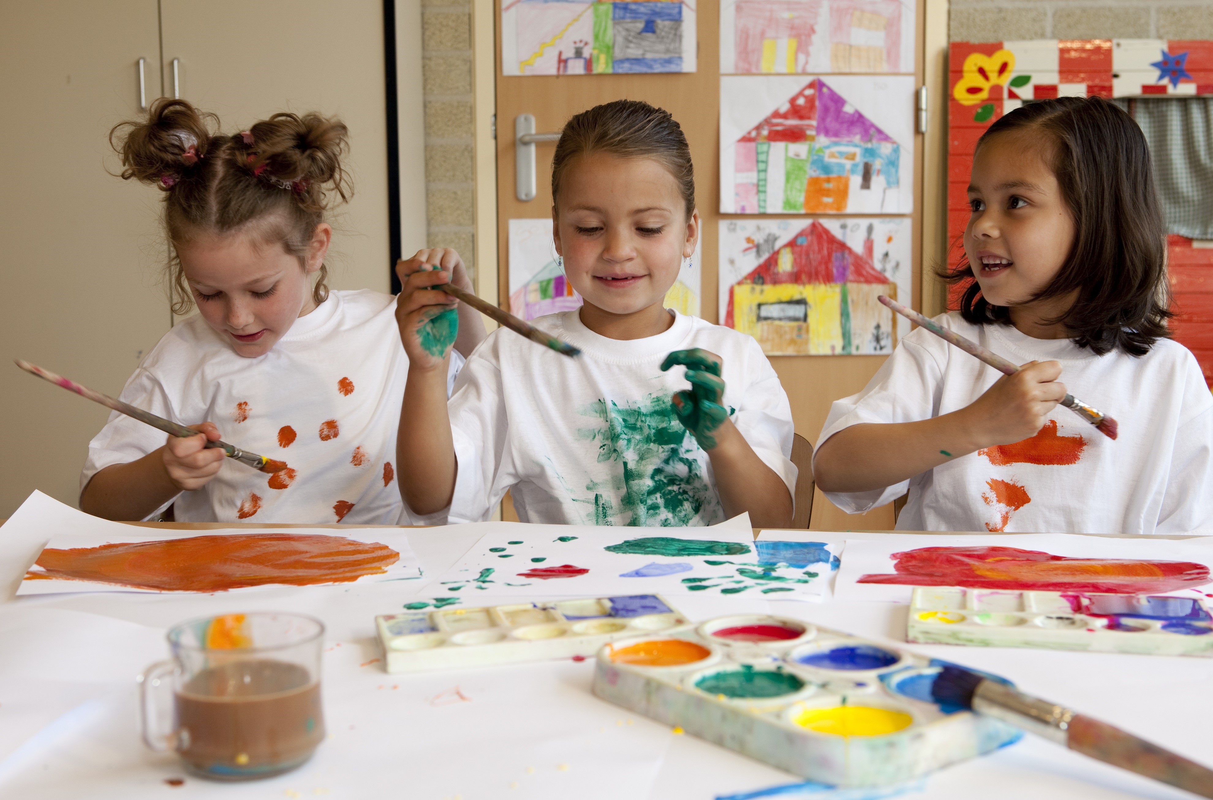 Children artists painting