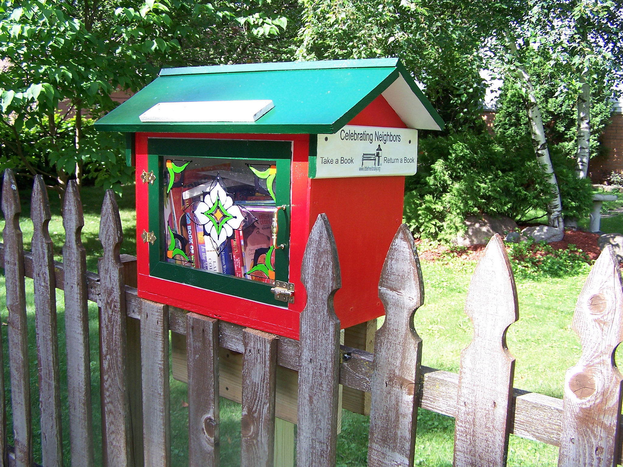 Little Free Library. Photo credit: Bookusbinder, flickr cc