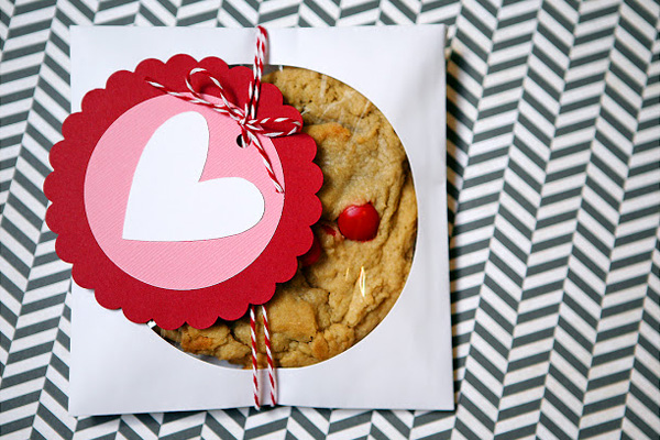 Homemade Valentine's Day cards by Eighteen 25