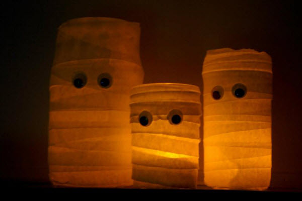Halloween Decorations and Crafts DIY Mummy Jar Lamps
