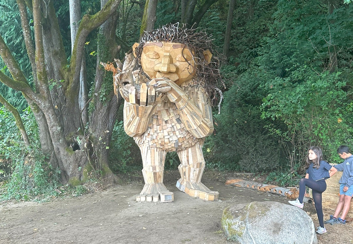 Bruunidun, one Thomas Dambo’s Northwest Trolls, lives in West Seattle’s Lincoln Park. Credit Ruby DiPaolo