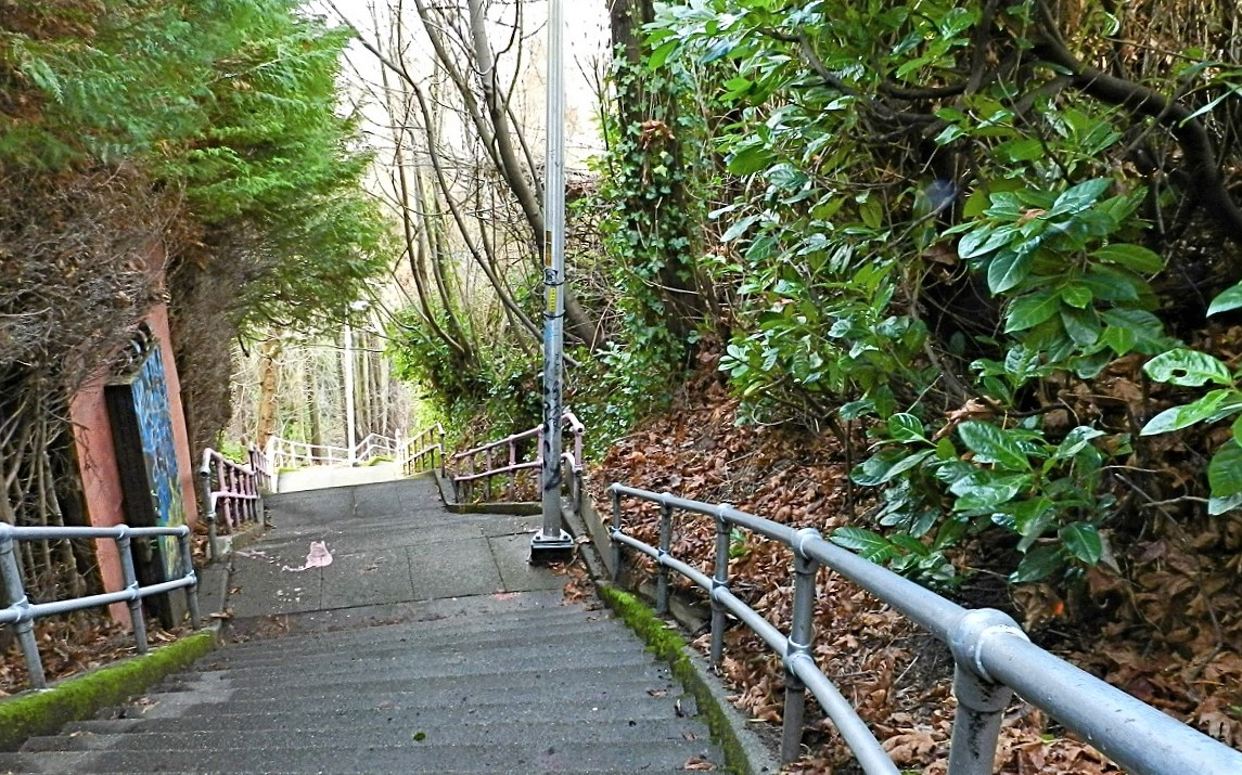 Best-city-stairway-walks-urban-hikes-kids-families-Capitol-Hill-Seattle-Blaine-Howe-street