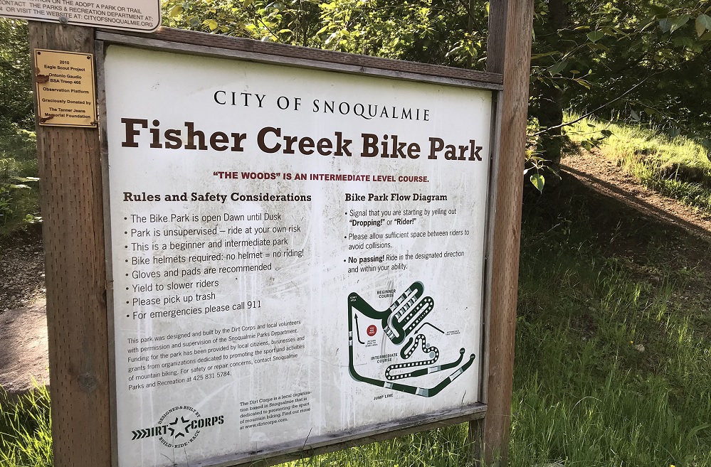 Fisher-Creek-Park-bike-park-rules-sign-helmets-required