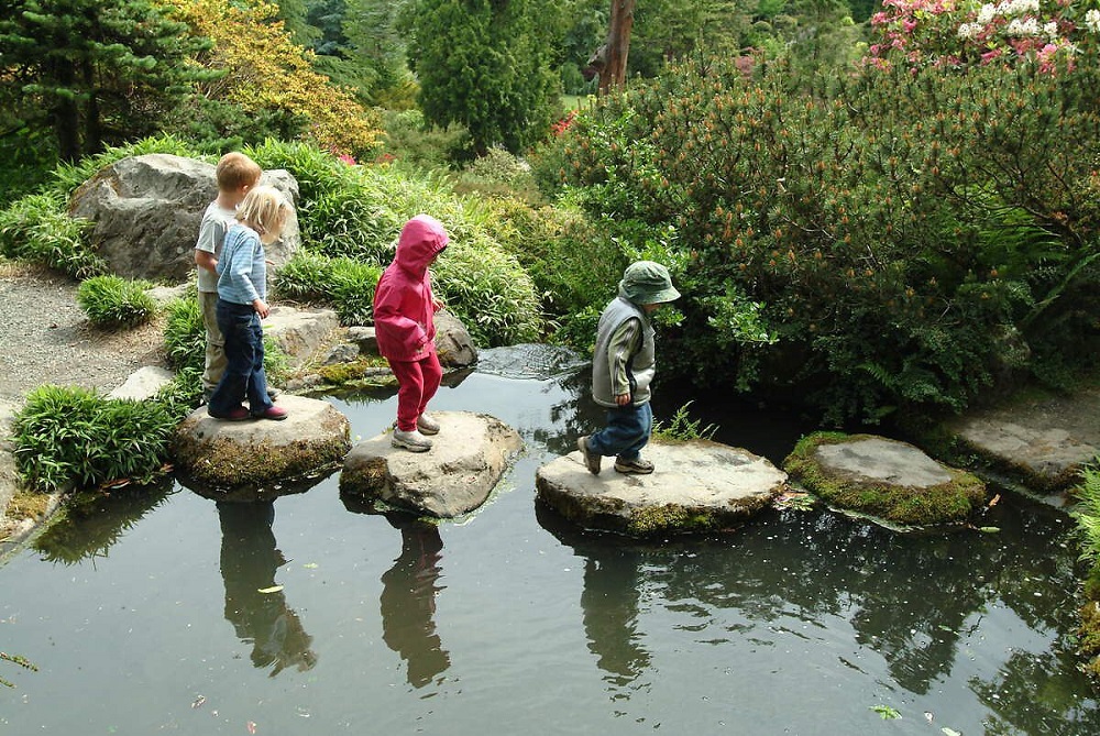 Walking-stones-park-nature-kids-south-Seattle-Renton-Kubota-Japanese-garden