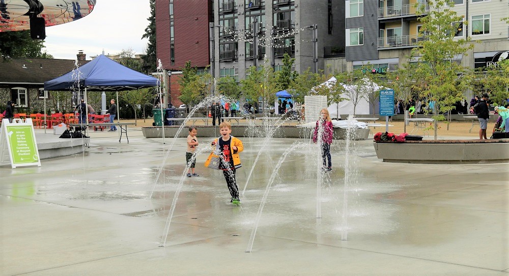 Redmond Downtown Park splash pad