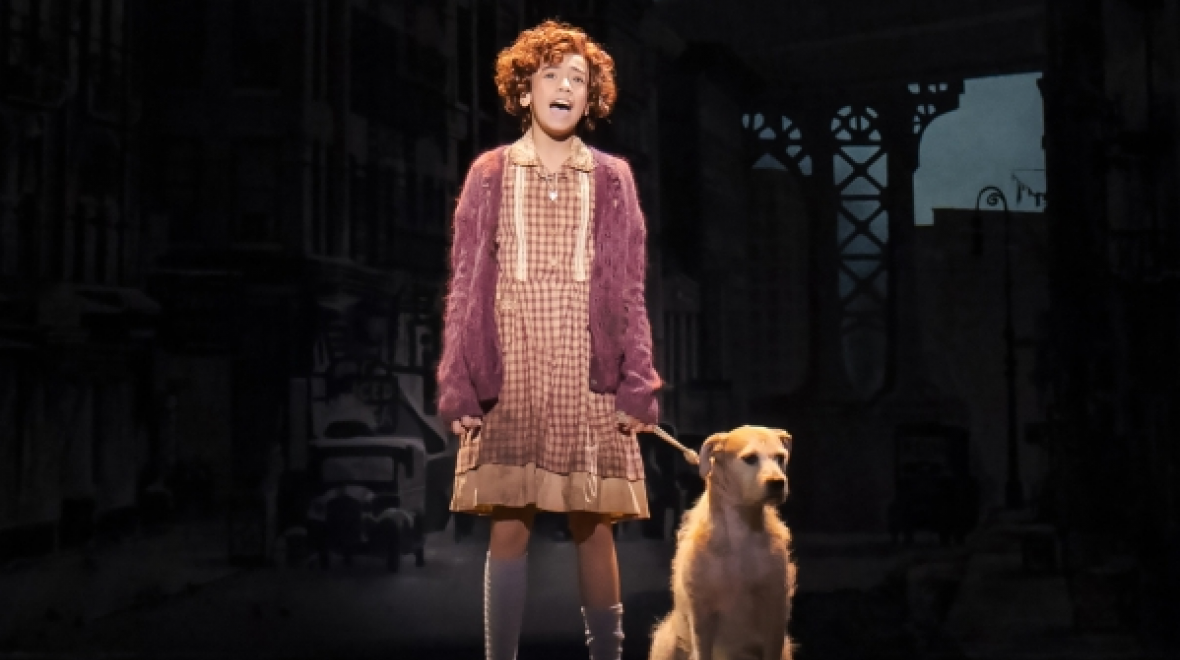 Annie at Seattle 5th Avenue Theater