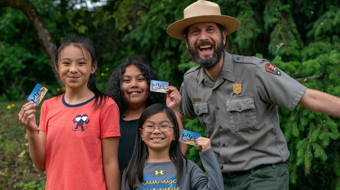 Seattle-fourth-grade-students-get-every-kid-outdoors-national-park-pass