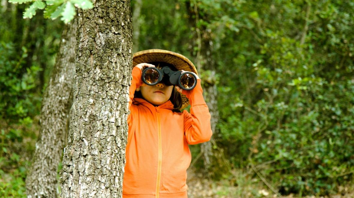 Girl-with-binoculars-birding-backyard-birding-guide-seattle-kids-families-northwest