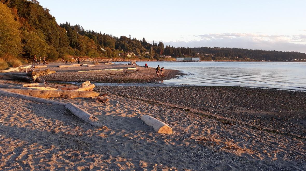 late afternoon sun at Meadowdale beach in Lynnwood near Seattle hikes for families with a prize at the end