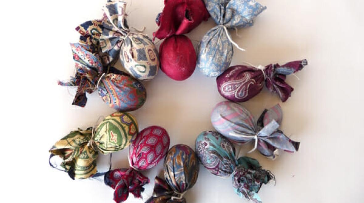 eggs wrapped in silk is a natural easter egg idea