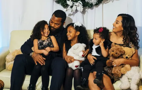 Michael Bennett talks about balancing life as a Seahawk and life at home with this family