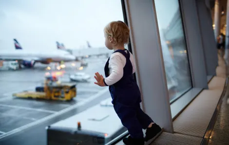 baby-in-airport