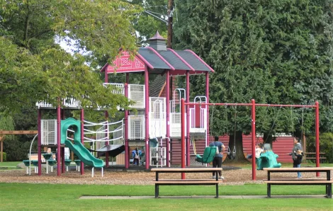 Jennings-Memorial-Park-dinosaur-play-equipment-kids-will-love