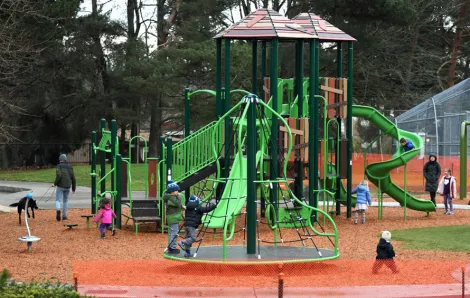 New-EC-Hguhes-playground-kids-playing-play-structure-west-seattle-neighborhood-parks