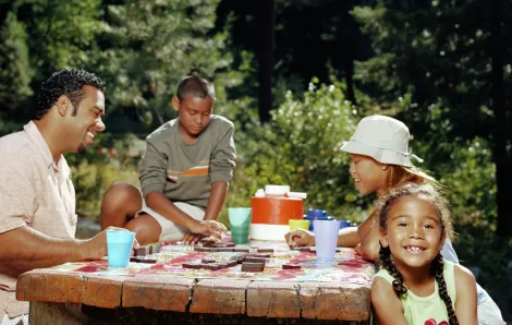 Family enjoying a picnic in Wenatchee, Washington