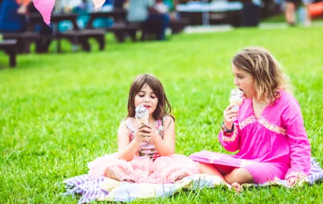 kids eating ice cream at a spring festival in Seattle