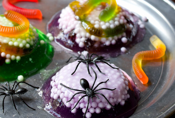 Halloween treats: Halloween spider nest treats by A Spicy Perspective