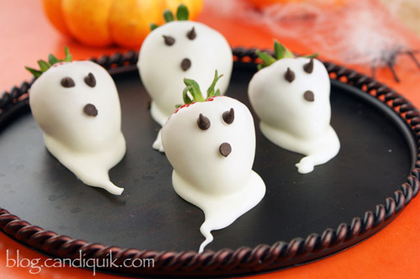 Halloween treats: White-chocolate covered ghost strawberries by Miss Candiquick