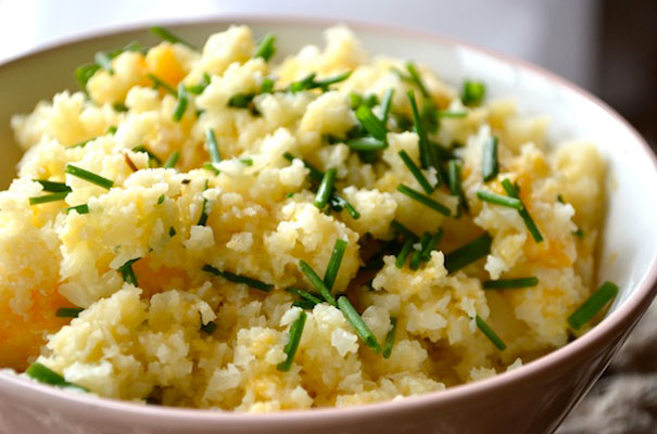 Healthy Thanksgiving side dish: Cheddar and chive mashed cauliflower by Rachel Schultz