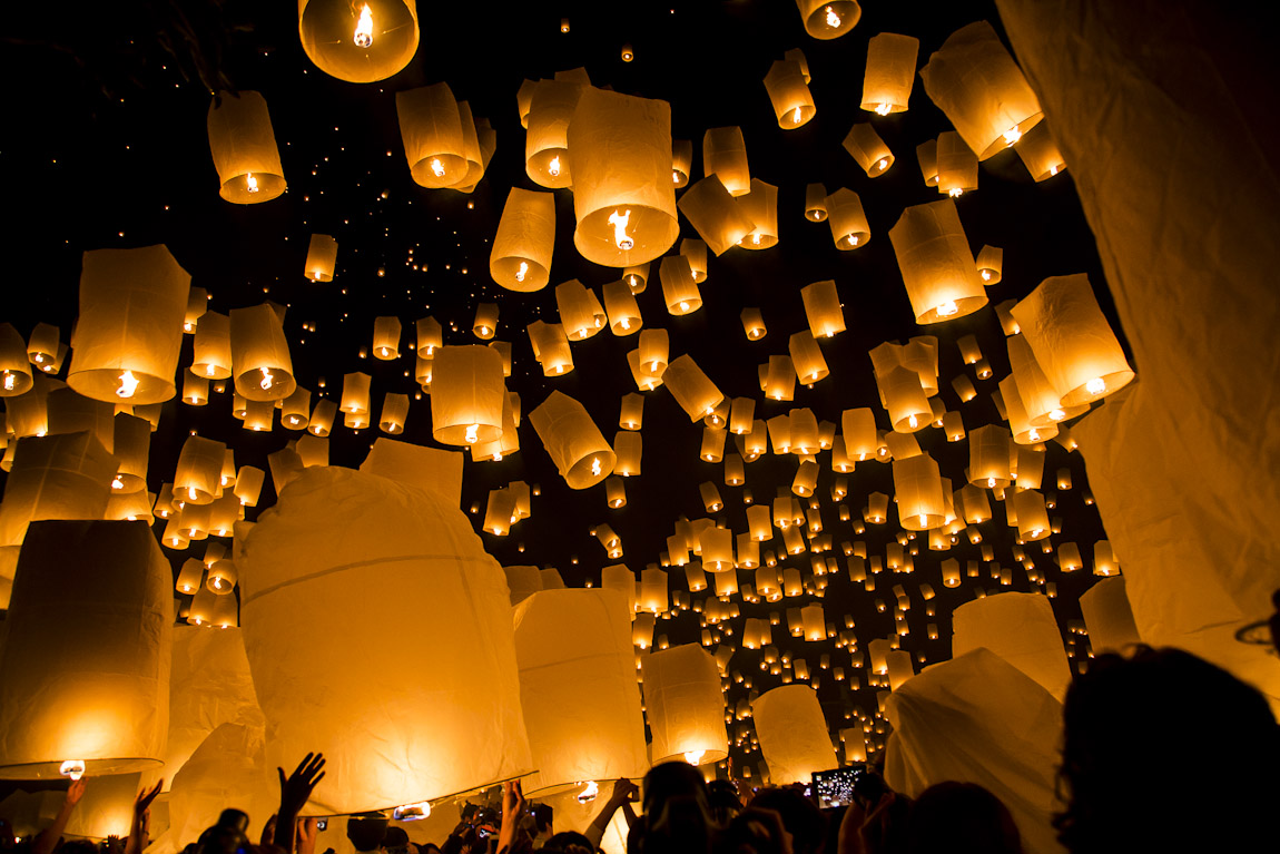 lantern festival Ying Peng in Thailand family travel destinations