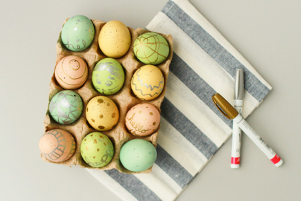 Metallics dyed Easter eggs for kids by Paper & Stitch