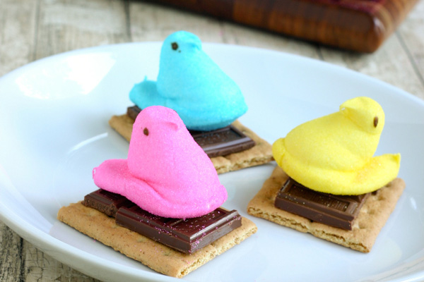 Easter Peeps s'mores for kids by Eclectic Recipes
