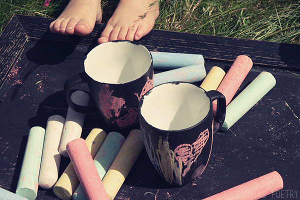 DIY chalkboard coffee mugs and cups by Cooking Poetry