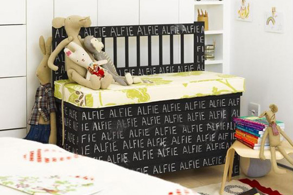 DIY chalkboard toy box by Little Gray Pixel