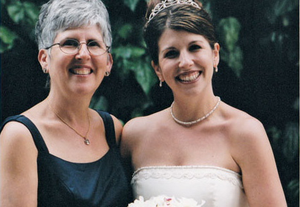 Ida Wicklund, with mom in 2003