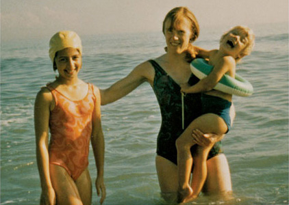 Jo Gubas, with sister and mum in 1970