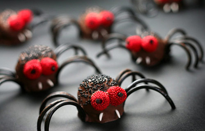 Halloween brownie spider bites by Bakerella