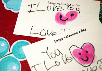 Homemade thumbprint Valentine's Day card by Glittergoods