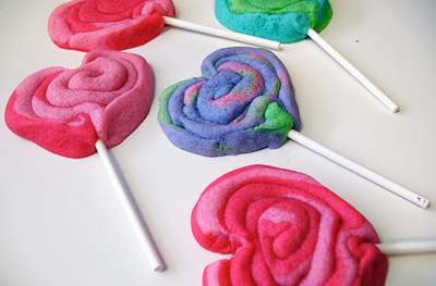 Valentine's Day cookie pops by Crafts by Amanda