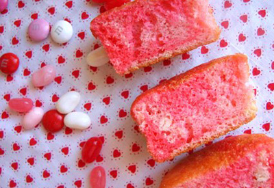Valentine's Day rainbow cakes by Scrumdilly-Do!
