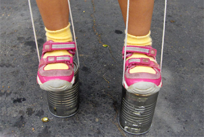 Homemade can stilts by Zakka Life Homemade can stilts by Zakka Life