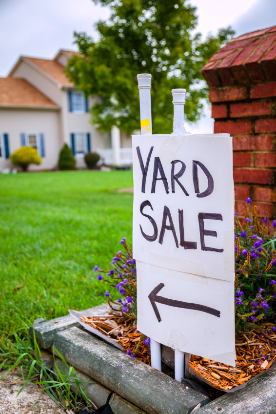 yard sale sign